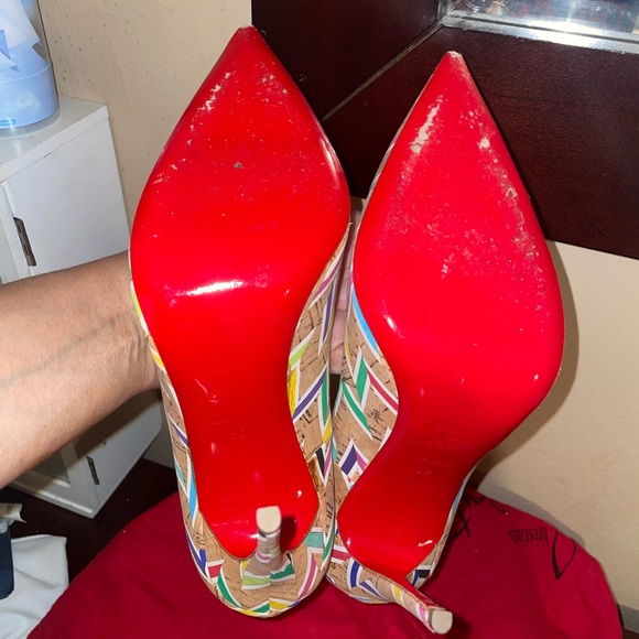 Christian Louboutin - Picture 3 of 9